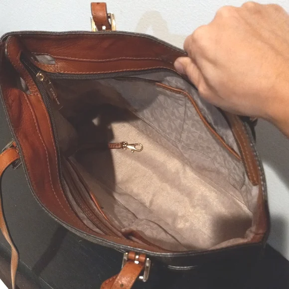 Michael Kors tote - Picture 11 of 12